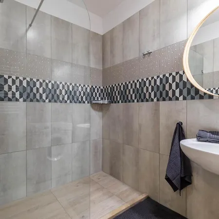 Center Delight Retreat Apartment